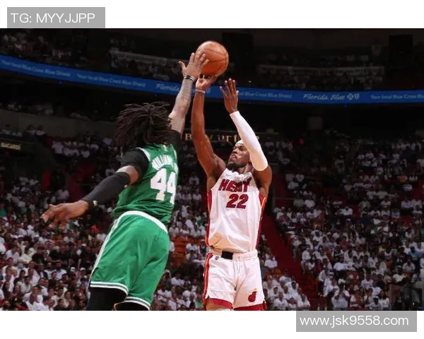 凯尔特人对决热火精彩瞬间回顾与分析 凯尔特人对决热火精彩瞬间回顾与分析