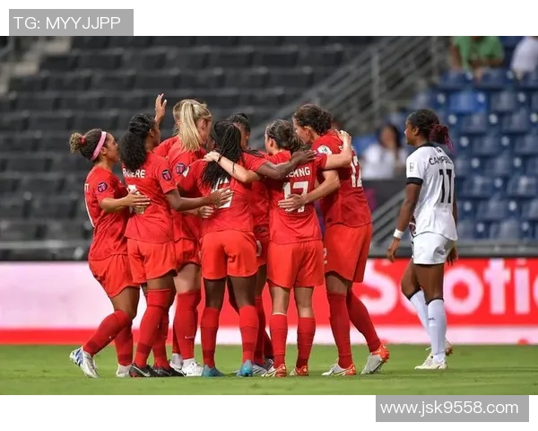 加拿大女足与新西兰女足激战正酣谁能在国际赛场上笑到最后